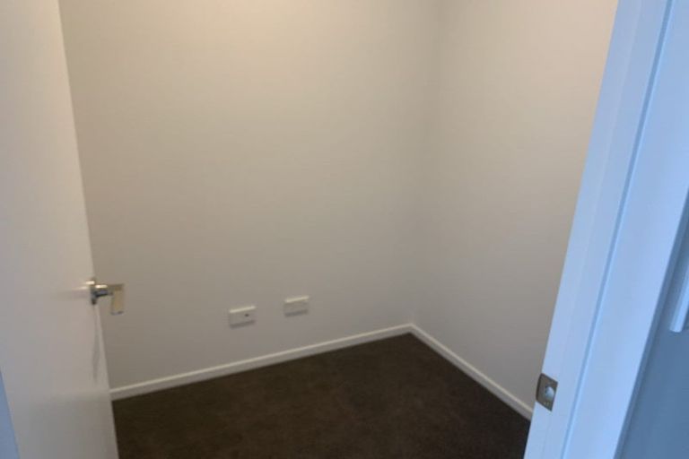 Photo of property in 2/6 South Pacific Place, Henderson, Auckland, 0612