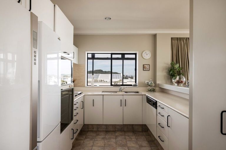 Photo of property in 21l Maunganui Road, Mount Maunganui, 3116