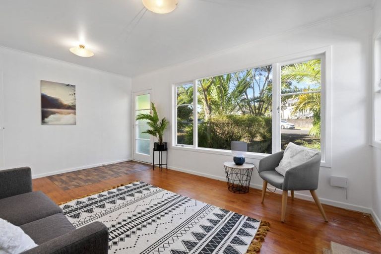 Photo of property in 34 Blease Street, New Lynn, Auckland, 0600