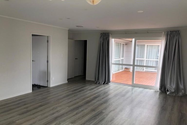 Photo of property in 13 Takahe Avenue, Takanini, 2112