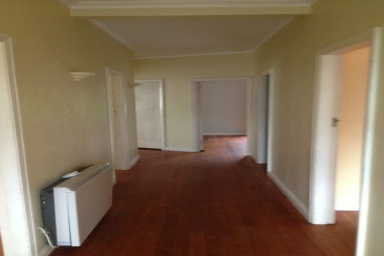 Photo of property in 5 Westland Road, Mount Cook, Wellington, 6021