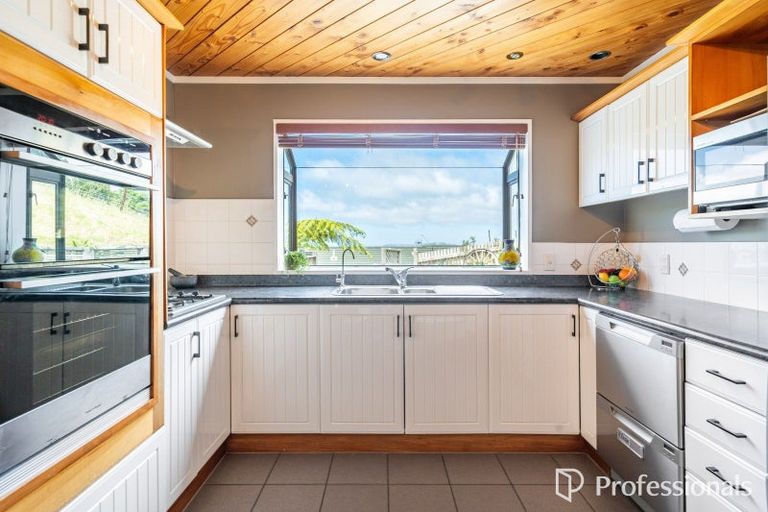 Photo of property in 11 Maungaraki Road, Korokoro, Lower Hutt, 5012