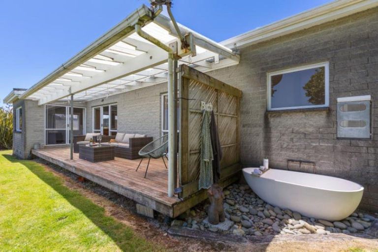 Photo of property in 826 Mokau Road, Mimi, Urenui, 4377