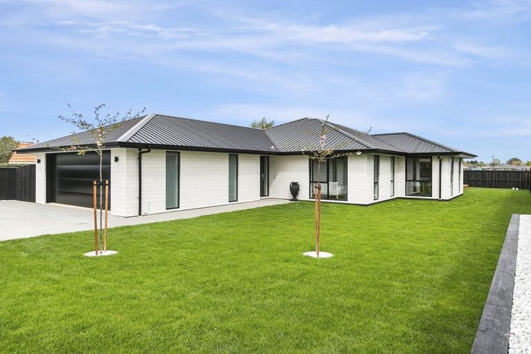 Photo of property in 141 Wingatui Road, Mosgiel, 9024
