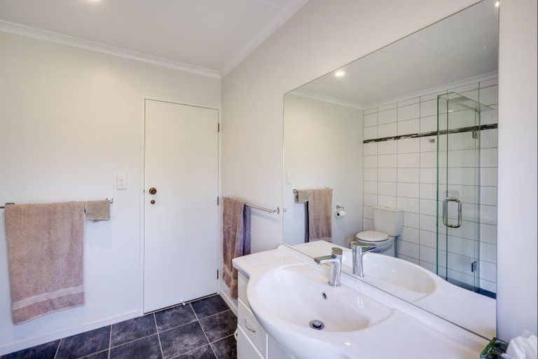 Photo of property in 44/1 Townshend Crescent, Greenmeadows, Napier, 4112
