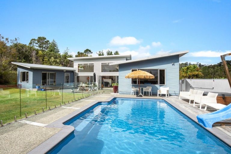 Photo of property in 26 Mccallum Drive, Sandspit, Warkworth, 0982