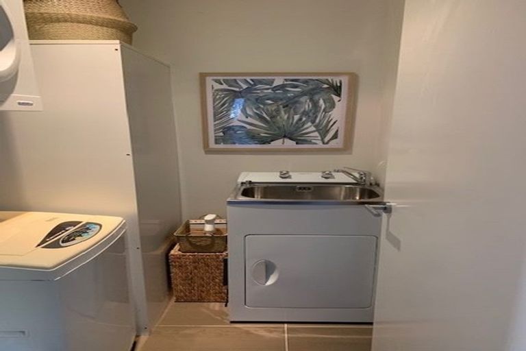 Photo of property in 38 Amber Close, Arthurs Point, Queenstown, 9371