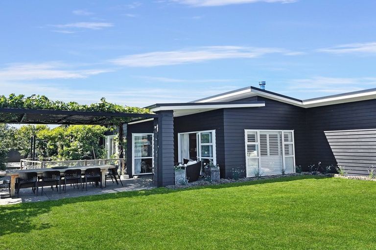 Photo of property in 15 Rhoboro Road, Twizel, 7901