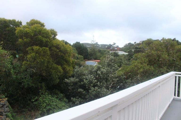 Photo of property in 55 Hungerford Road, Houghton Bay, Wellington, 6023