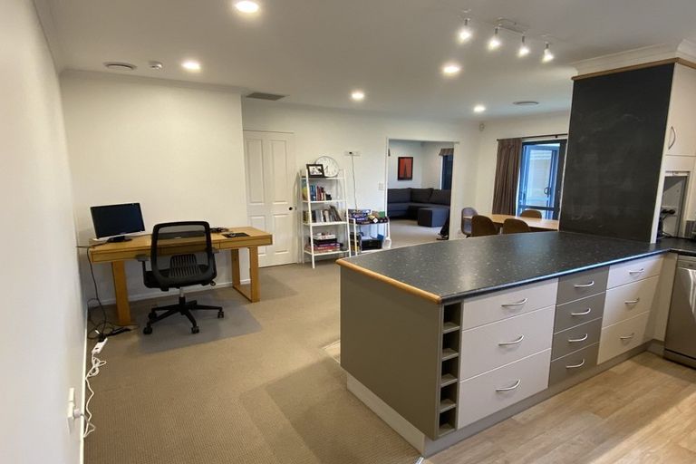 Photo of property in 7 Wroxton Place, Waiuku, 2123