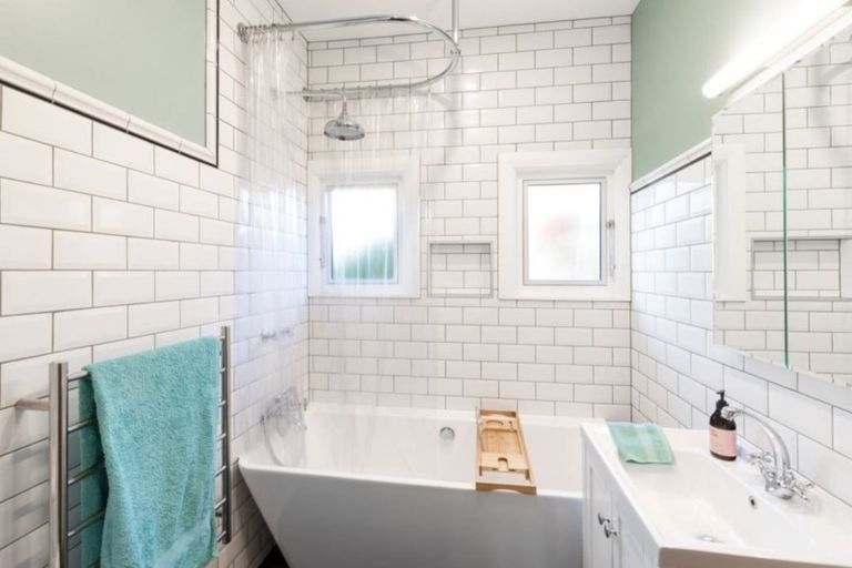 Photo of property in 37 Young Street, Somerfield, Christchurch, 8024