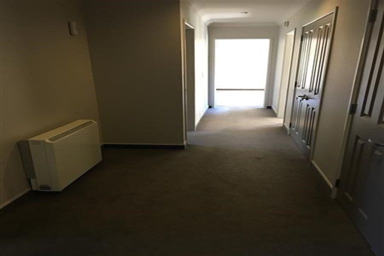 Photo of property in 39 Gandalf Crescent, Paraparaumu, 5032