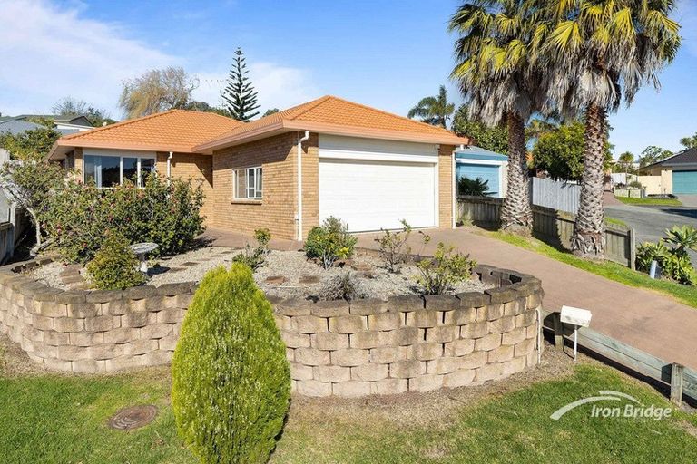 Photo of property in 57 Danbury Drive, Torbay, Auckland, 0630