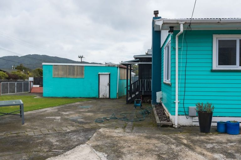 Photo of property in 3 Ruthven Road, Wainuiomata, Lower Hutt, 5014
