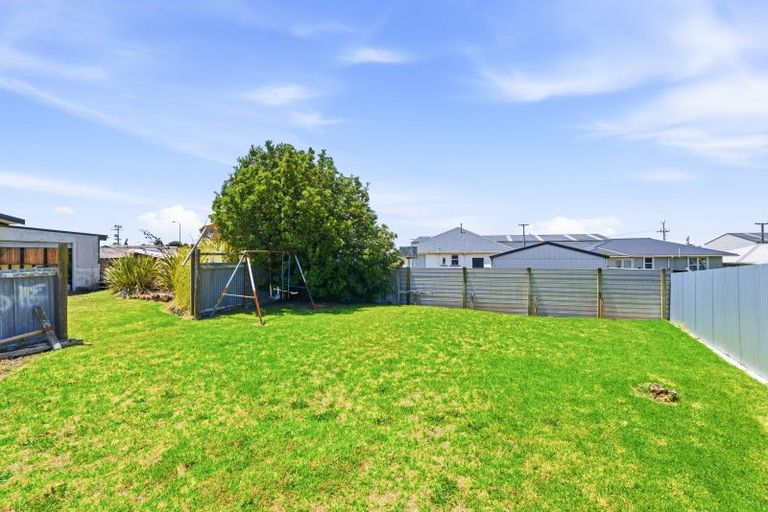 Photo of property in 51 Hinau Street, Castlecliff, Whanganui, 4501