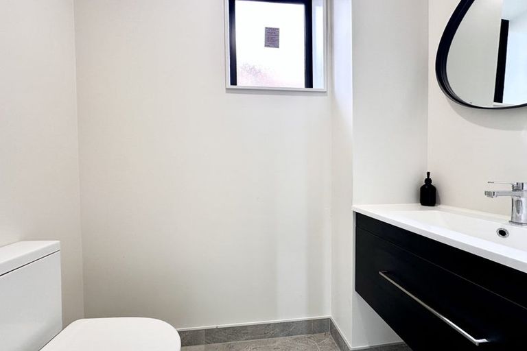 Photo of property in 15 Mcdowell Crescent, Hillcrest, Auckland, 0627