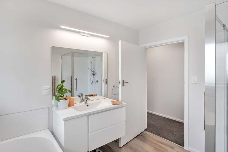 Photo of property in 23 Woodbury Street, Avonhead, Christchurch, 8042