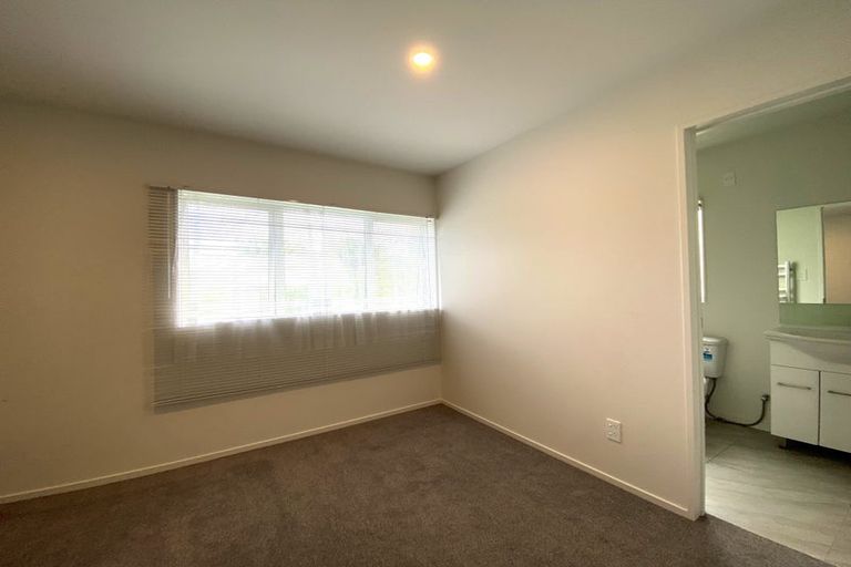 Photo of property in 271 Royal Road, Massey, Auckland, 0614