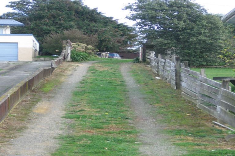 Photo of property in 107 Driver Crescent, Cannons Creek, Porirua, 5024