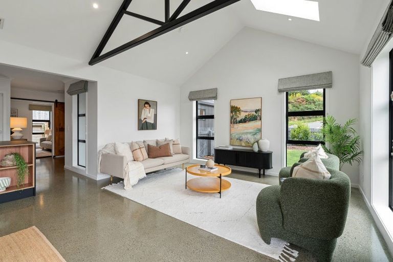 Photo of property in 19 Prestbury Grove, Churton Park, Wellington, 6037