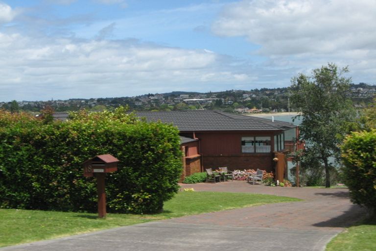 Photo of property in 18 The Crescent, Tindalls Beach, Whangaparaoa, 0930