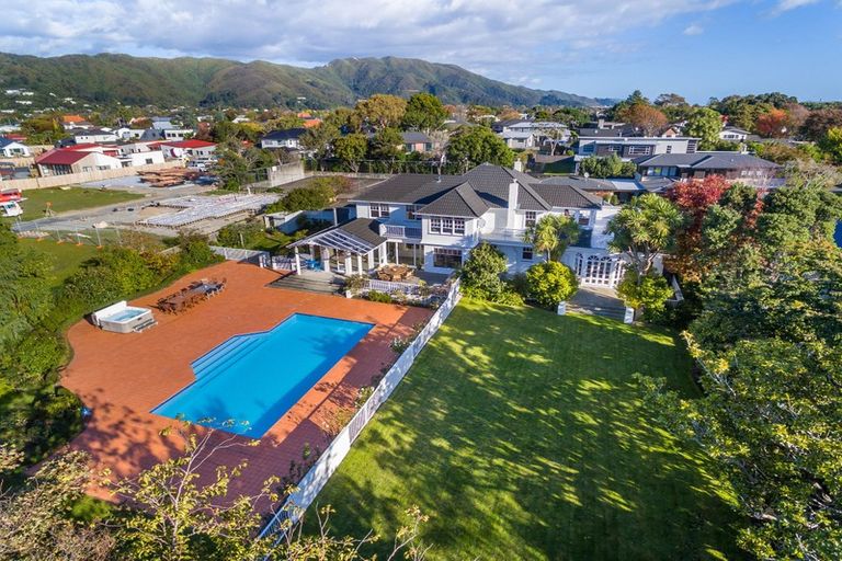 Photo of property in 32 Military Road, Boulcott, Lower Hutt, 5010