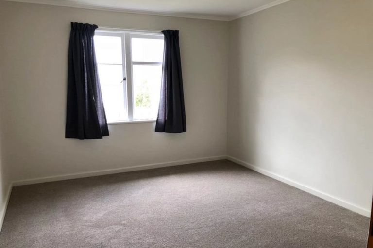 Photo of property in 55 Archibald Road, Kelston, Auckland, 0602