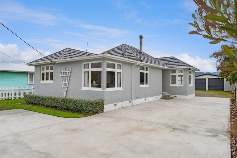 Photo of property in 382 High Street South, Carterton, 5713