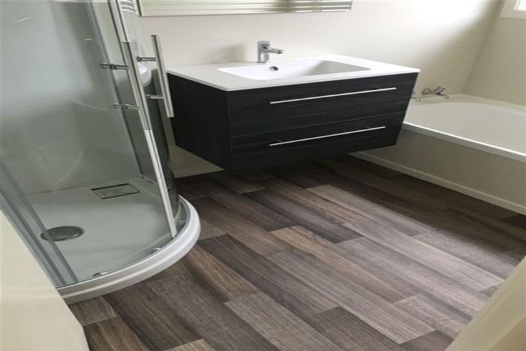 Photo of property in 38 Flower Street, Bryndwr, Christchurch, 8053