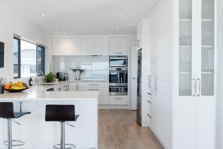 Photo of property in 69 Harbour View Road, Omokoroa, 3114