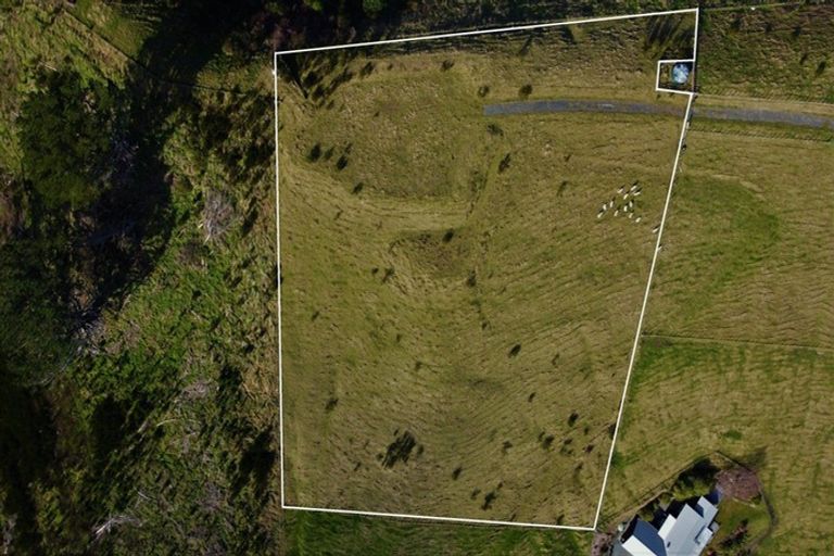 Photo of property in 40 Trig Hill, Acacia Bay, Taupo, 3385