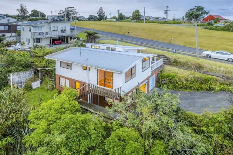 Photo of property in 86 Howard Road, Orere Point, Papakura, 2585