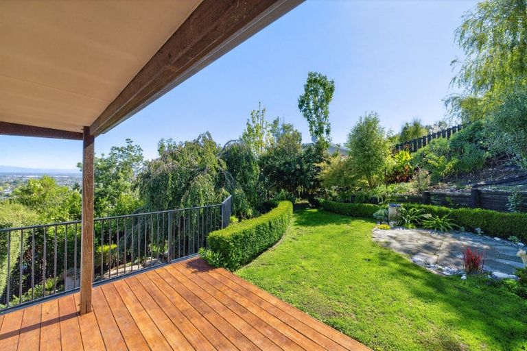 Photo of property in 25 Lookaway Place, Huntsbury, Christchurch, 8022