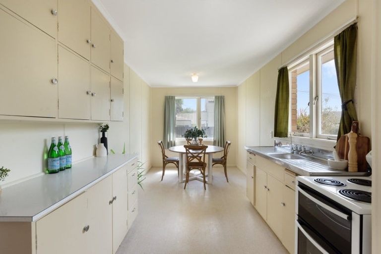 Photo of property in 129 Otumoetai Road, Brookfield, Tauranga, 3110
