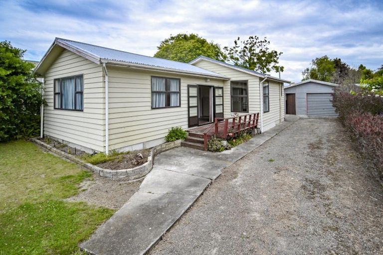 Photo of property in 11 Grove Road, Haumoana, 4102