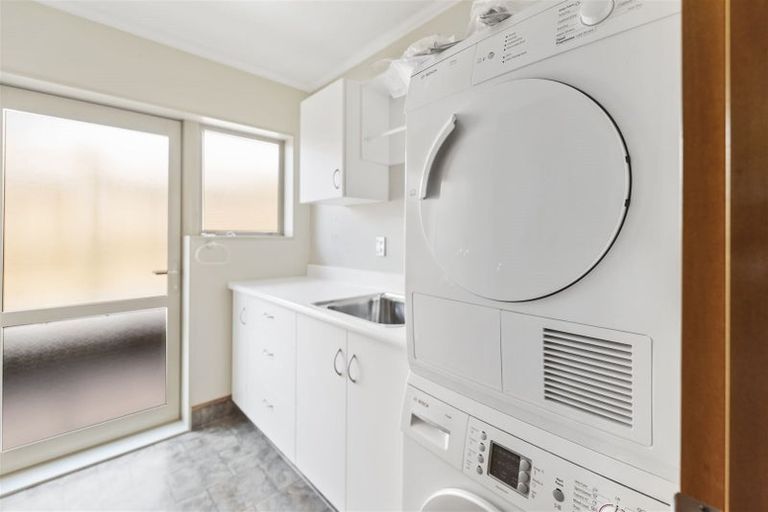 Photo of property in 17 Claremont Rise, Levin, 5510