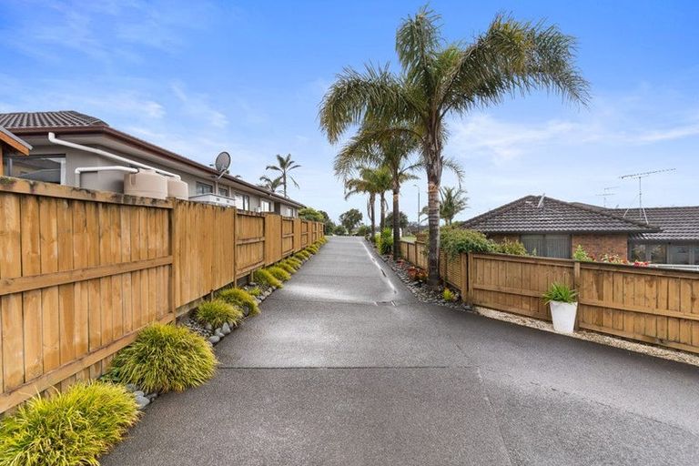 Photo of property in 53 Chesterfield Way, Orewa, 0931