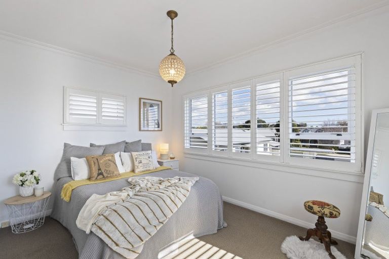 Photo of property in 11 Waimea Street, Westown, New Plymouth, 4310