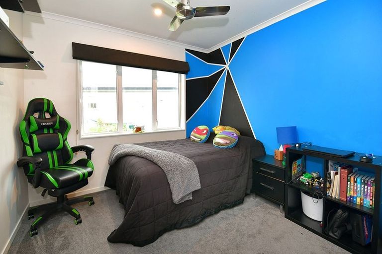 Photo of property in 17a Rapson Road, Kaukapakapa, 0871