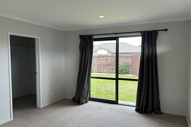 Photo of property in 17 Koareare Avenue, Halswell, Christchurch, 8025