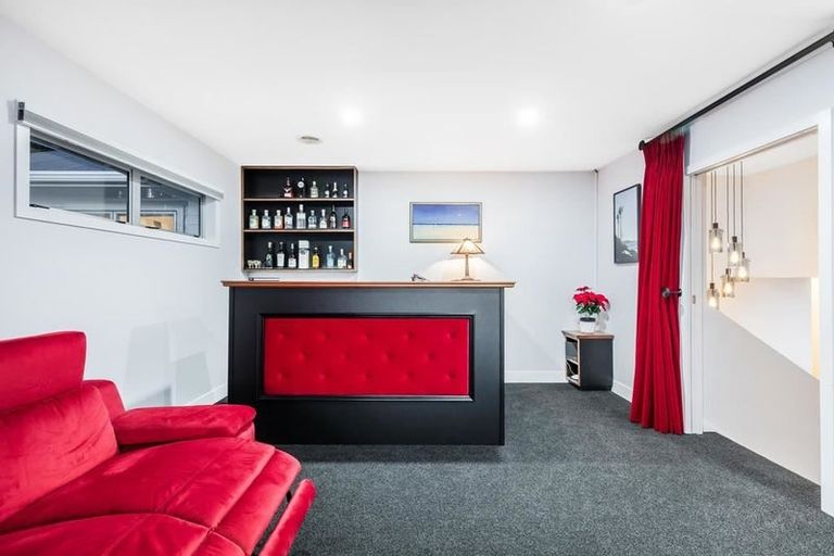 Photo of property in 22 Kowhai Street, Eastbourne, Lower Hutt, 5013