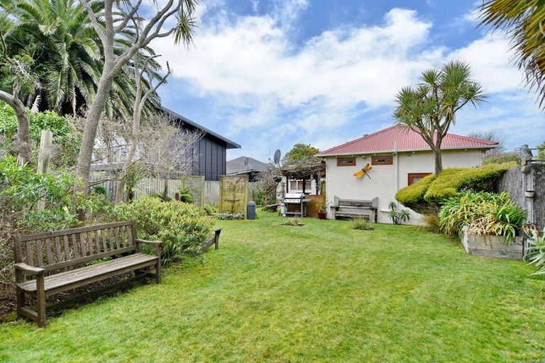 Photo of property in 16 Estuary Road, New Brighton, Christchurch, 8061