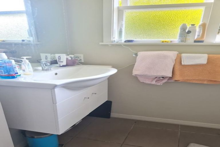 Photo of property in 6 Nyton Place, Bryndwr, Christchurch, 8053