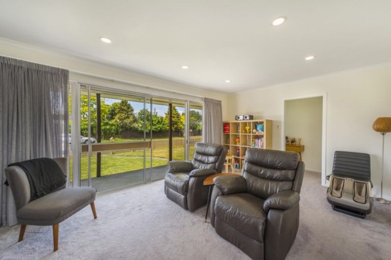 Photo of property in 14 Oakfield Crescent, Pukete, Hamilton, 3200
