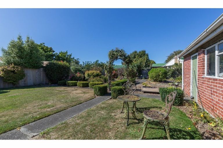 Photo of property in 8 Roslyn Avenue, Mairehau, Christchurch, 8052