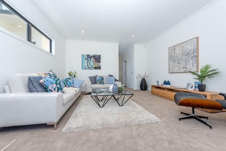 Photo of property in 12 Sacred Kingfisher Road, Hobsonville, Auckland, 0618