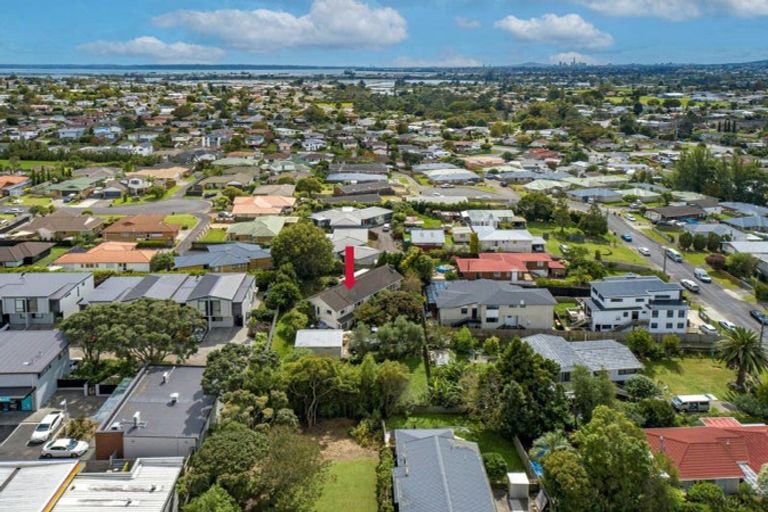 Photo of property in 6 Palmer Avenue, Glen Eden, Auckland, 0602