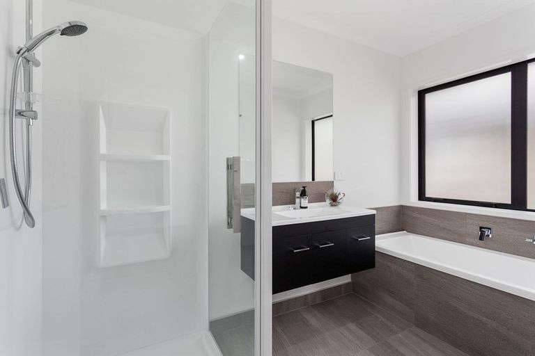 Photo of property in 1 Karearea Drive, Coastlands, Whakatane, 3120