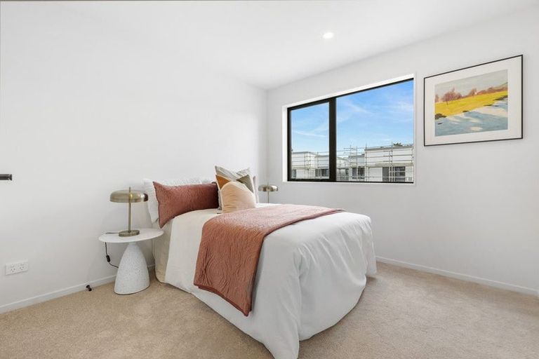 Photo of property in 17 Cordyline Street, Westgate, 0814