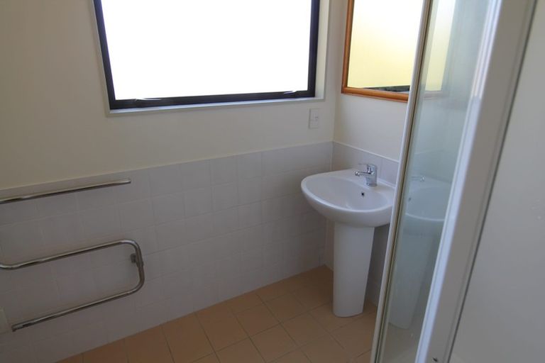 Photo of property in 1/35 Eastglen Road, Glen Eden, Auckland, 0602